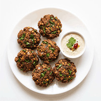 Freshly prepared Ragi Murungai Keerai Vadai from Amma Ponnu Kitchen
